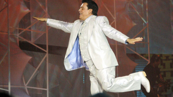 Juan Gabriel sufre caída durante sismo dijo Joaquín Muñoz