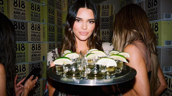 Kendall Jenner apoyará en construir casas en Jalisco