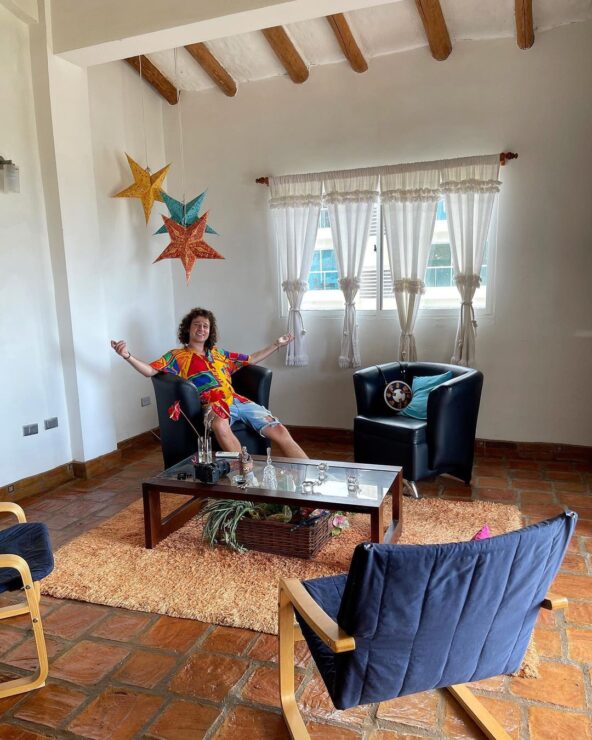Luisito Comunica compra casa en Venezuela y ahora teme perderla
