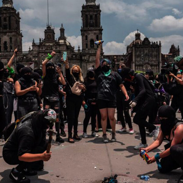 Reportan 34 personas heridas tras marcha de feminista en CDMX