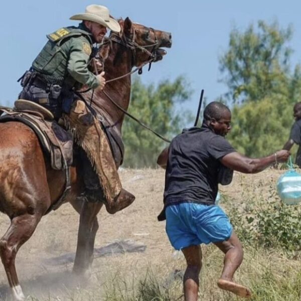 Tras “cacería” de haitianos, exigen detener “xenófobas” deportaciones