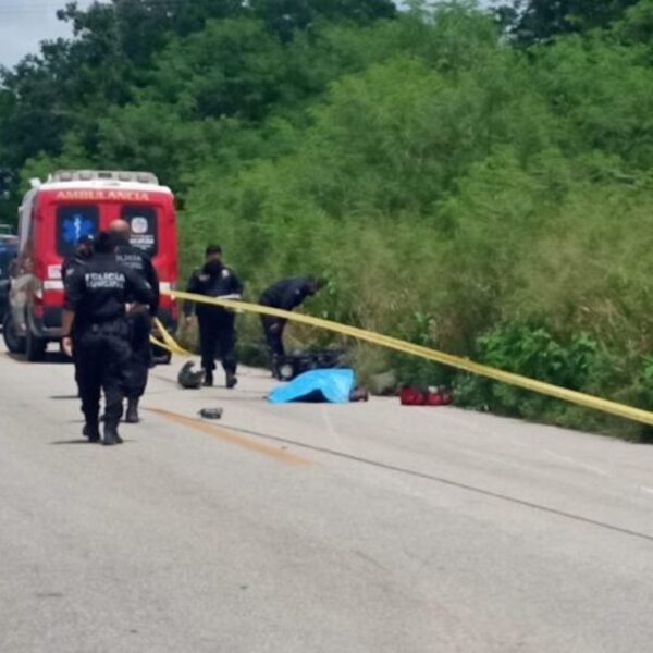 Muere motociclista tras chocar con camioneta de valores en Yucatán