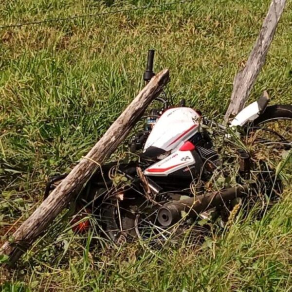 En Tizimín, choca motociclista contra un poste y muere