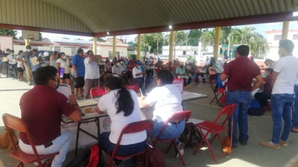 Entregan pensiones a adultos del programa 65 y más en Kantunilkín