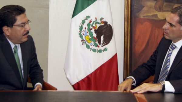 Ulises Ruiz y Gabino Cué dejaron agonizante al sector Salud en Oaxaca