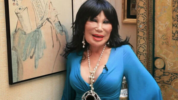 Reaparece Lyn May con nuevo look a sus 68 años