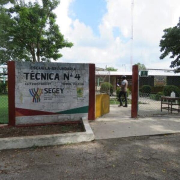 Crece temor en escuela de Tizimín tras muerte de intendente por covid