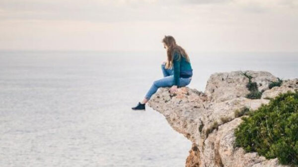 Muere tras caer de un acantilado luego de tomarse una selfie