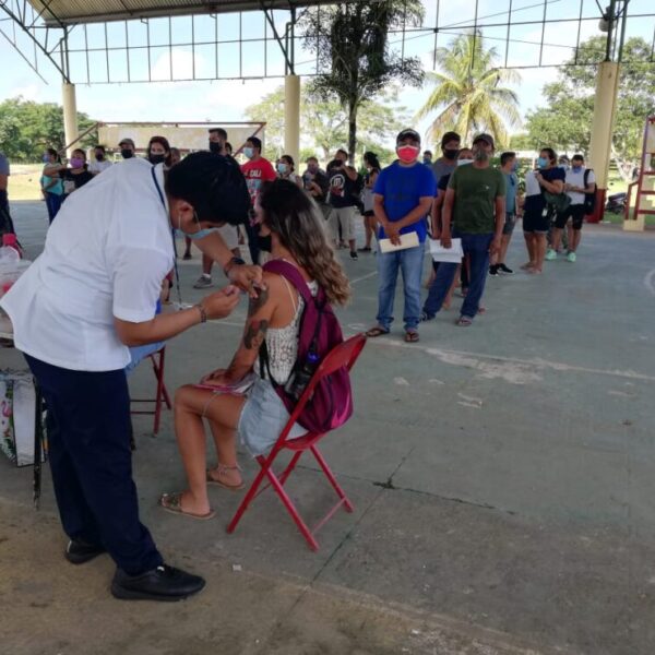 Piden a personas que no se vacunaron enlistarse
