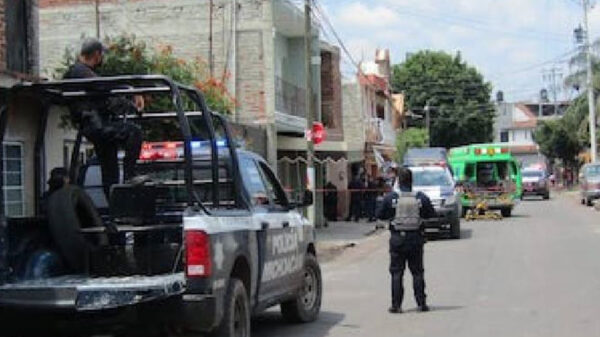 Ejecutan a balazos a cuatro personas en su casa en Michoacán