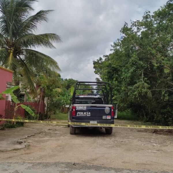 Cancún: Realizan operativo policiaco en un taller en el Pedregal (VIDEO).