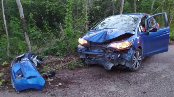 Mal estado de carretera provoca accidente en el tramo Cedral-Poponah.