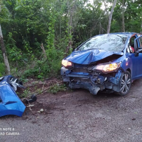 Mal estado de carretera provoca accidente en el tramo Cedral-Poponah.