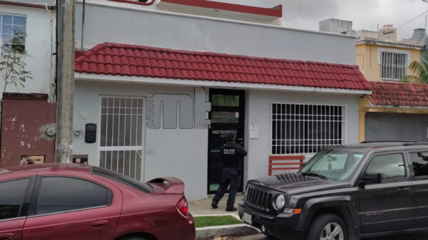 Cancún: Sujetos armados asaltan estética en la SM 50