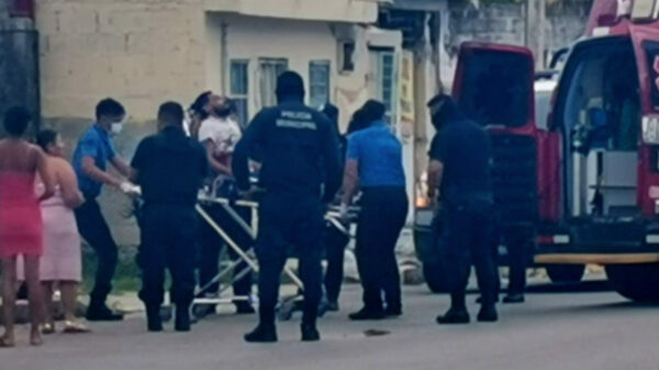 Cancún: Sicarios atacan a balazos a hombre cerca del "Toro Valenzuela"