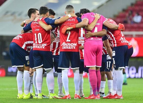 Chivas tiene dos técnicos en espera