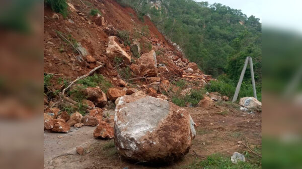 Deslave causado por "Olaf" sepulta y mata a una persona en Jalisco