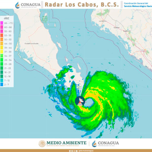 El huracán "Olaf" aterriza en San José del Cabo como categoria 2