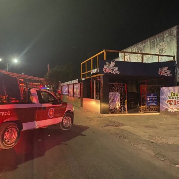 Incendian por la madrugada las micheladas del Tío Toño en Cancún.