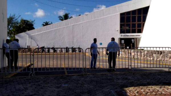 Marcha feminista causa temor en Congreso de Quintana Roo