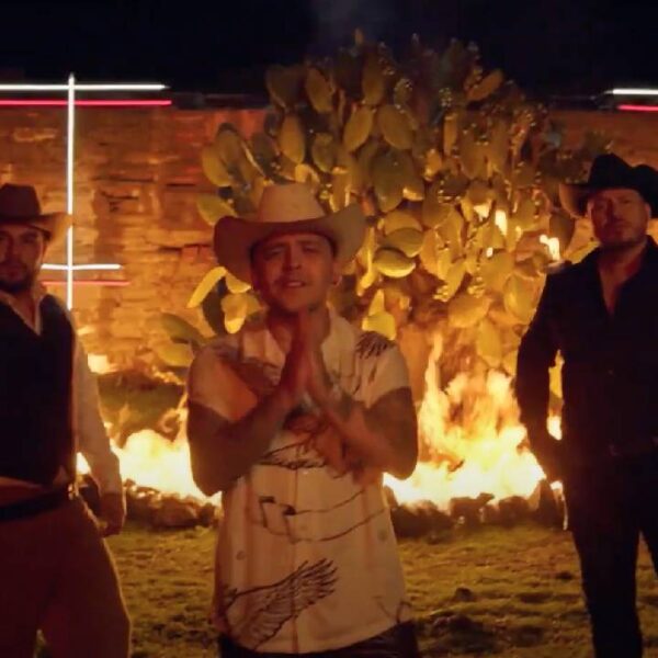 Nodal y Banda MS estrenan La Sinvergüenza en Los Billboard y en YouTube