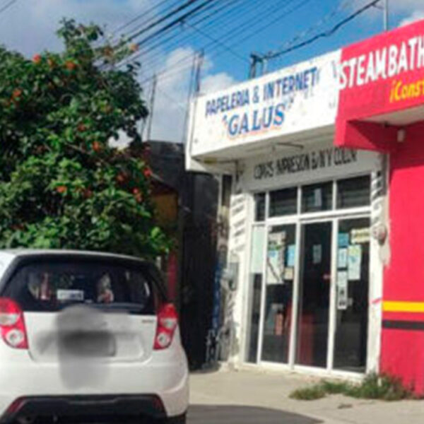 Delincuente asalta papelería y viola a empleada en Playa Del Carmen