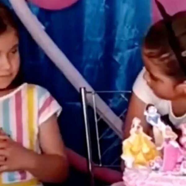 Reaparecen las niñas del pastel de cumpleaños que se convirtió en meme