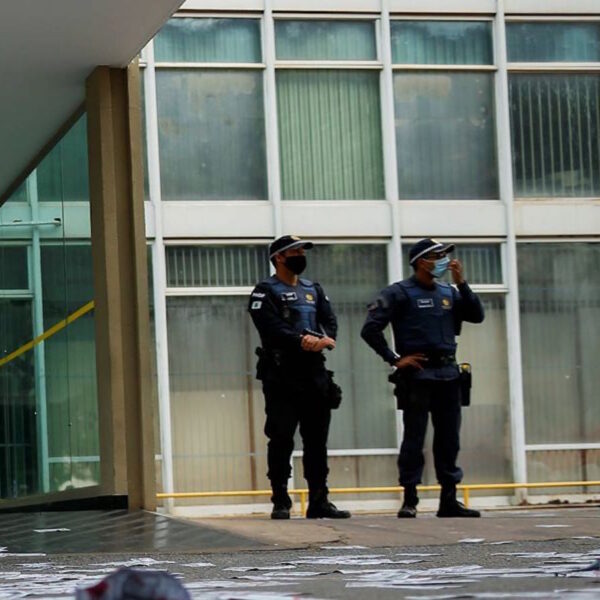 Abaten a 25 delincuentes ligados a asaltos en bancos