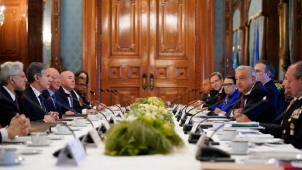 Sepultan AMLO y funcionarios de EU la Iniciativa Mérida