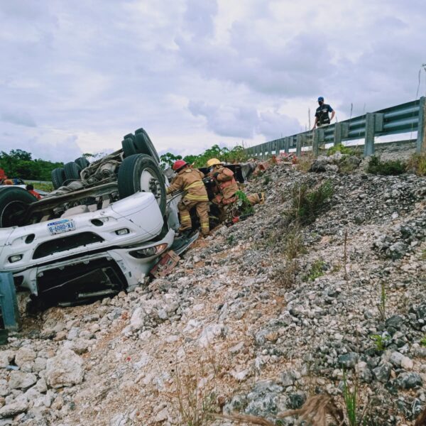 Accidente en la vía de cuota en Lázaro Cárdenas deja un muerto