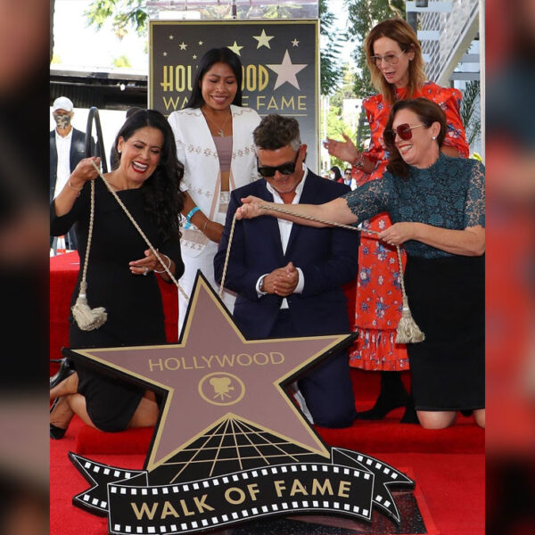 Alejandro Sanz recibe estrella en el Paseo de la Fama de Hollywood