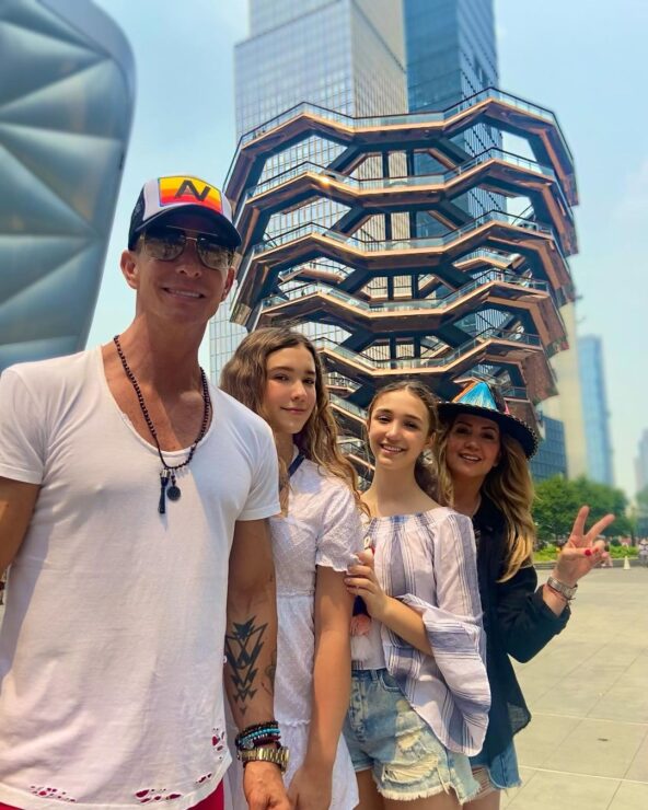 Andrea Legarreta responde a María Conchita Alonso sobre su noviazgo con Erik Rubín