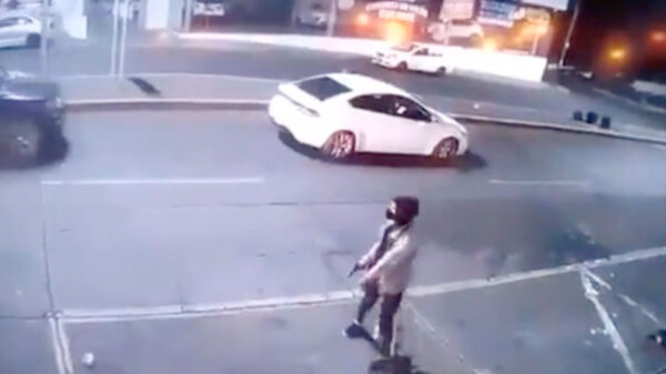 Comando armado ataca un bar y deja seis muertos