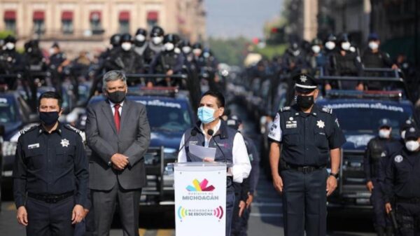 Policía de Michoacán, desde escoltas hasta domésticos, con Aureoles