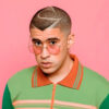 Bad Bunny sale del closet?..fue fotografiado usando faldas y maquillaje