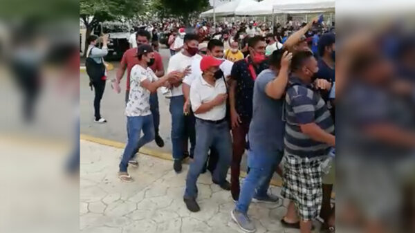 Estalla la "bronca" por escasez de vacunas covid en Cancún