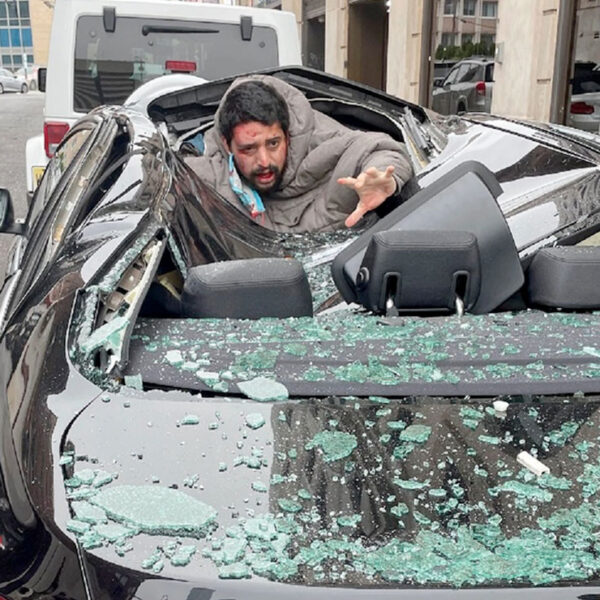 ¡Milagrosa caída! Joven se avienta del noveno piso de un rascacielos en Nueva Jersey