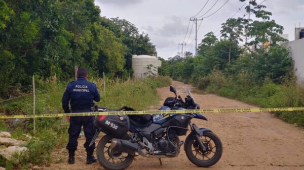 Hallan cuerpo de embolsada en la SM-110 de Cancún
