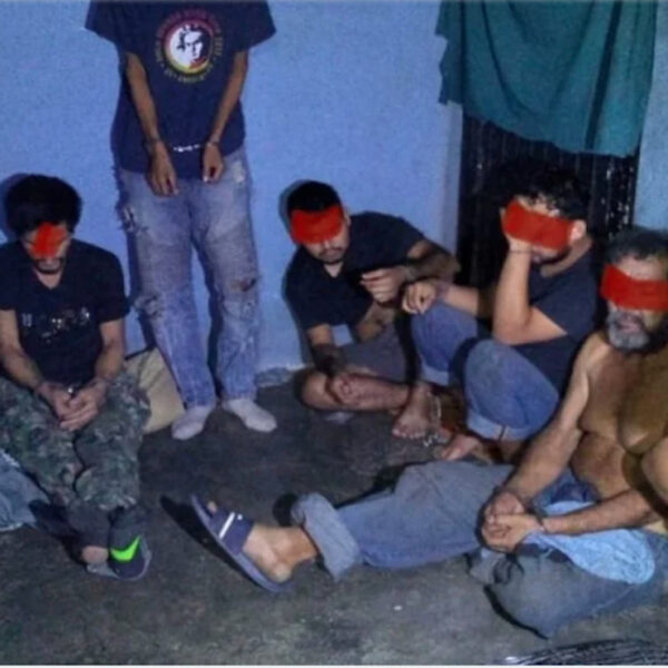 Liberan a 25 personas privadas de su libertad; detienen a tres secuestradores