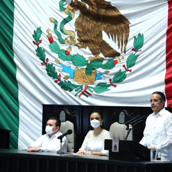 Quintana Roo nuevamente está de pie: Carlos Joaquín