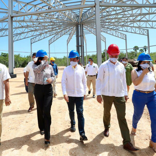 Inaugura Carlos Joaquín obras de infraestructura y equipamiento en la Universidad Tecnológica de Cancún