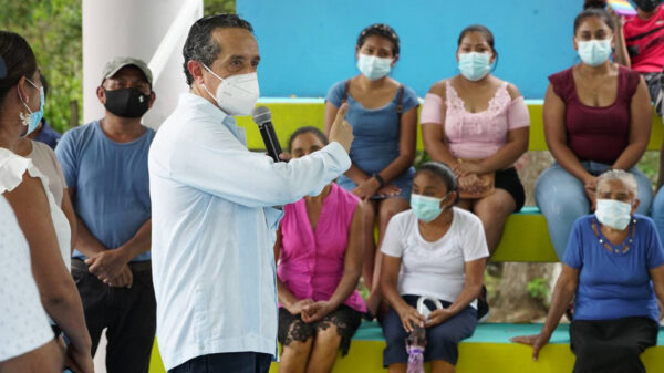 Carlos Joaquín supervisó acciones de salud, mejoramiento urbano y equipamiento agrícola en el sur