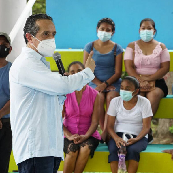 Carlos Joaquín supervisó acciones de salud, mejoramiento urbano y equipamiento agrícola en el sur