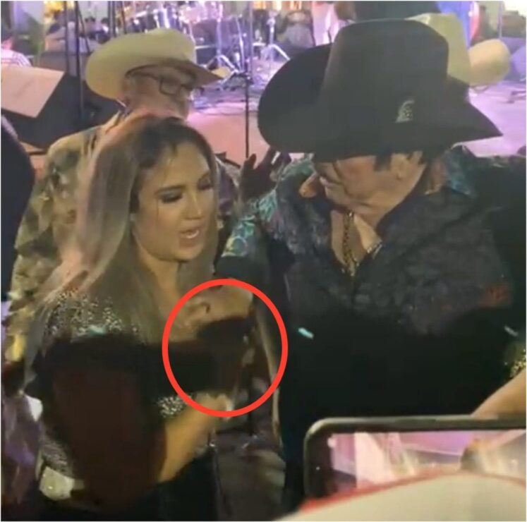 Carmen Salinas llama "cochino" a Lalo Mora por propasarse con fan