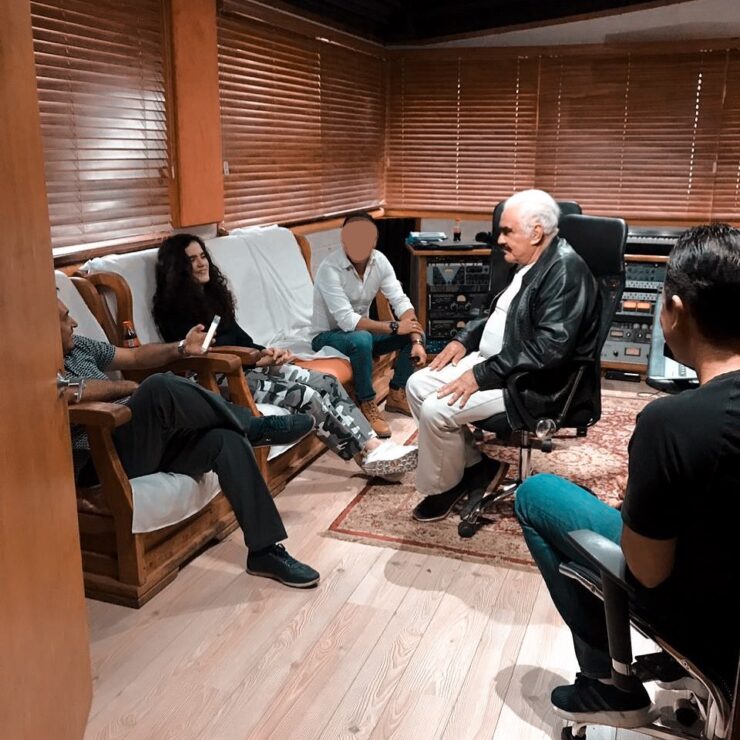 Continúa mejorando la salud de Vicente Fernández, confirma Camila Fernández