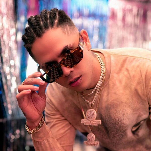 Critican a JD Pantoja por salir de su casa tras dar positivo a Covid-19