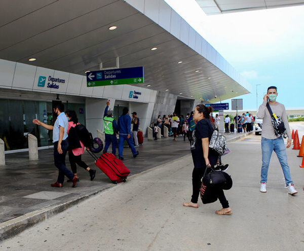 Anuncia el aeropuerto de Cancún 418 operaciones para hoy.
