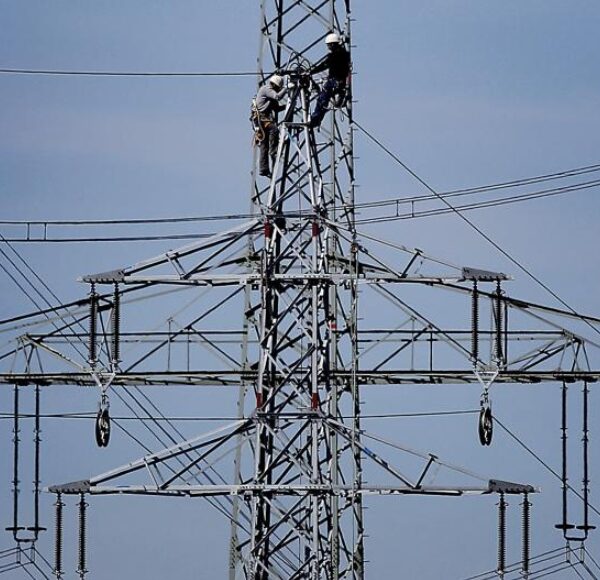 Histórico, precio de electricidad en España sube 52 % en 7 días