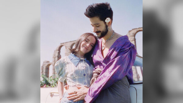 Evaluna Montaner muestra su "pancita" de embaraza en concierto