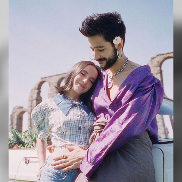 Evaluna Montaner muestra su "pancita" de embaraza en concierto